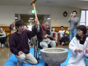 まだまだ若いもんには負けられん！！よいしょー！よいしょー！