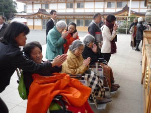 今年も健康で過ごせるように・・・・・・