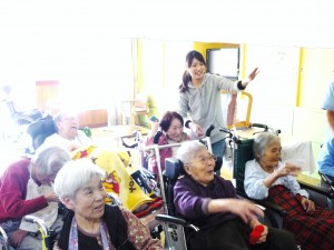 P1030461 「そりゃー鬼ちょろちょろ動くな!鬼は外!!」